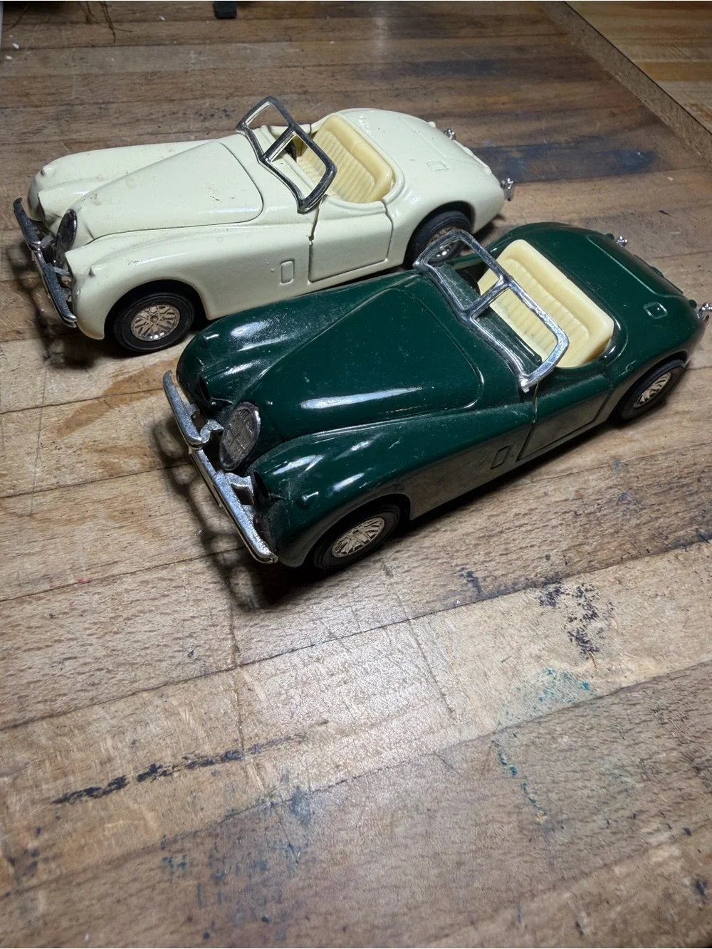 Two Vintage Diecasr 1/24 Scale Jaguar XK 120 Roadsters (Green & White)